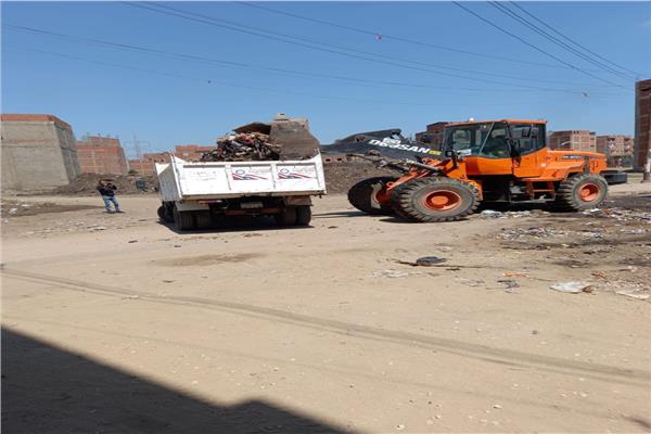 رفع ١٠٠ طن قمامة في حملة مكبرة بالمحلة