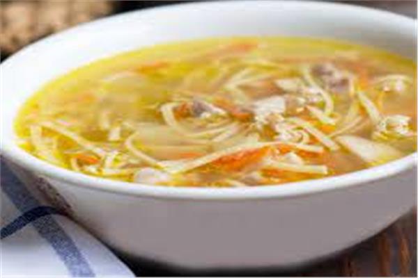 صورة أرشيفية..شوربة الشعيرية بالجزر والكركم