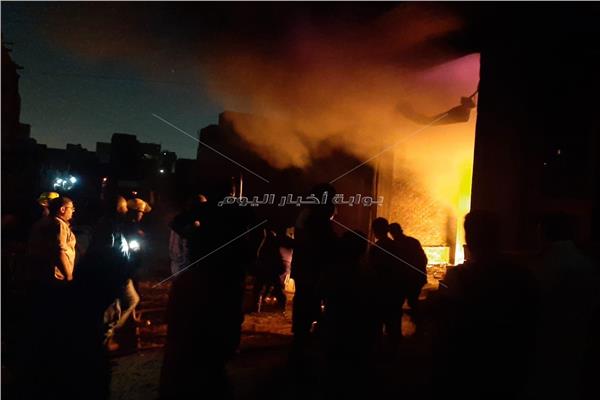 حريق مخزن بداخله سولار بشبرا الخيمة بالقليوبية