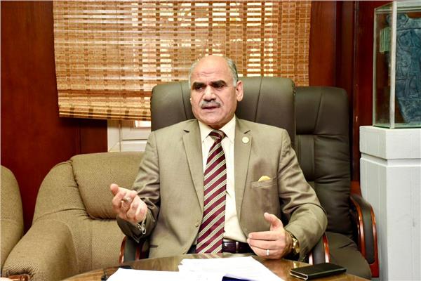الدكتور محمد محجوب عزوز رئيس الجامعة