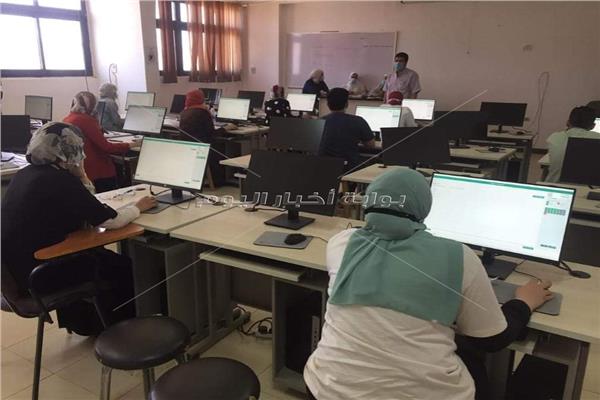 طلاب الثانوية العامة