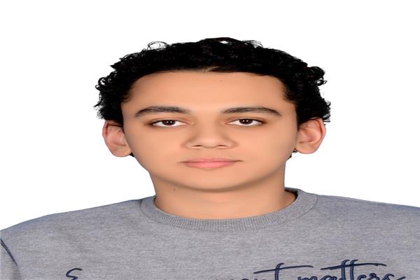طالب من أوائل الثانوية العامة