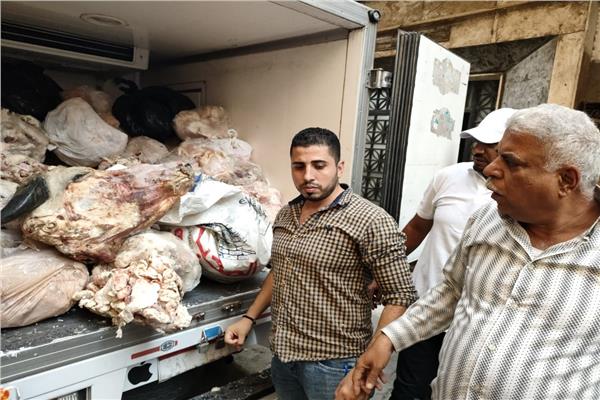 حملة مكثفة لضبط 5 أطنان لحوم فاسدة