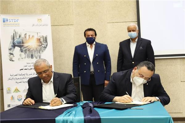 رئيس جامعة الاسكندرية يوقع مشروع بحثي في الحوكمة العمرانية