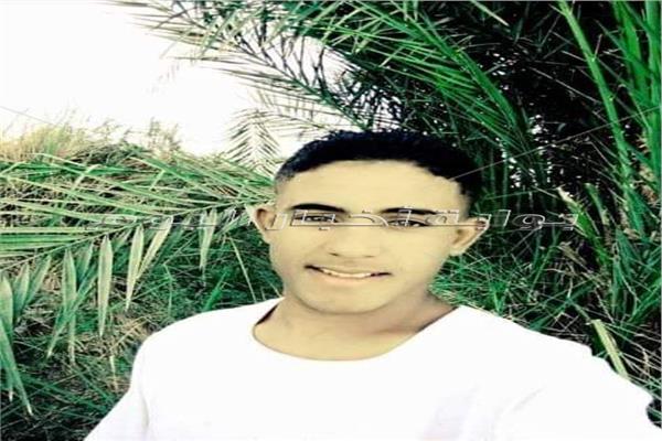 أحمد شاذلى المتوفي صعقًا بالكهرباء في أسوان