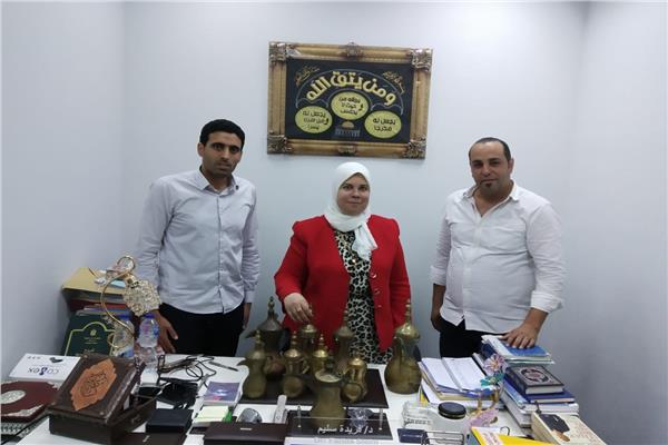 جمارك الطرود البريدية  بقريه البضائع بمطار القاهرة 