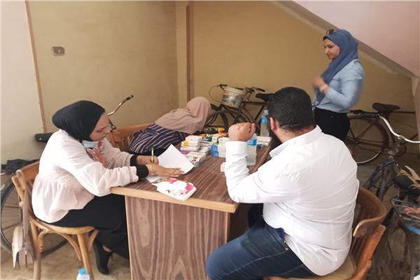 محافظ أسيوط غلق وتشمييع 12 منشاة طبية غير مرخصة 