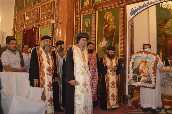 الأنبا يواقيم يترأس صلوات عيد العذراء مريم بإسنا وسط إجراءات مشددة