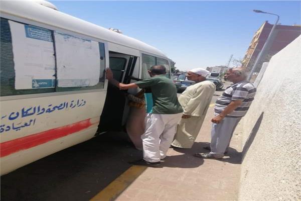 الفرق المتنقلة والثابتة لتطعيم جميع مواطنى البحر الأحمر