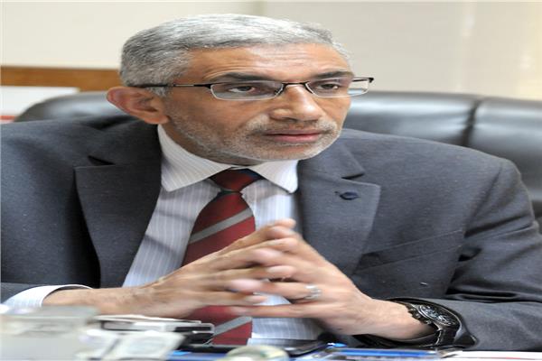 الدكتور أحمد عوض