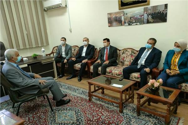 وزير الرياضة يطمئن علي الحالة الصحية لمصابي فريق كرة سرعة مركز شباب دسوق