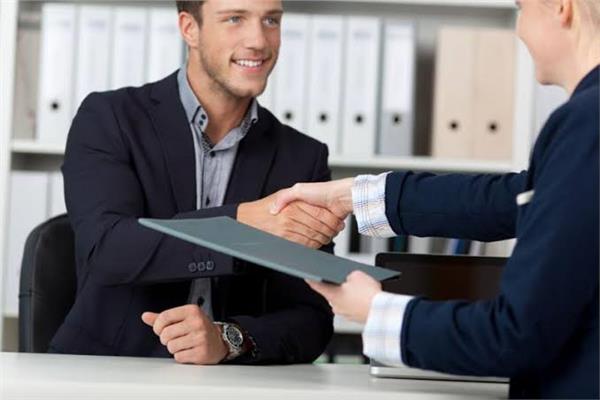 برج الدلو اليوم ..تعقد إتفاقية مفيدك لك