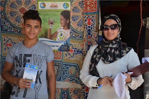 «مياه الجيزة» تنفذ قافلة مائية شاملة بقرية الأخصاص بمركز منشأة القناطر