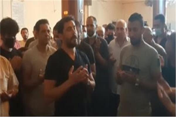 تشييع جثمان والدة كابتن أحمد حسن