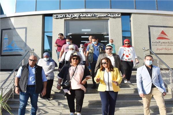 وزيرة الثقافة ومحافظ دمياط تتفقدان مكتبة مصر العامة 