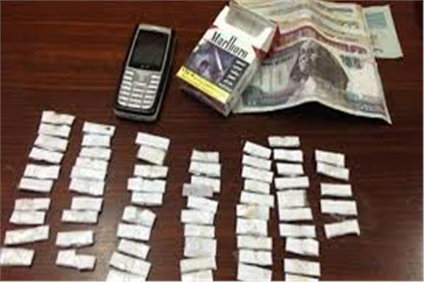  حبس عاطلين بالمحلة الكبرى عثر بحوزتهم علي ١١٩ تذكرة هيروين 