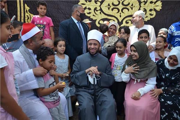 أسامة الأزهري يفاجئ علياء ياسر الثانية على الثانوية الأزهرية