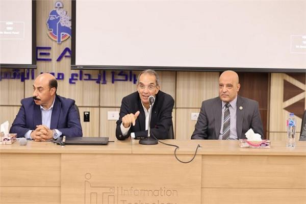 وزير الاتصالات وتكنولوجيا المعلومات الدكتور عمرو طلعت