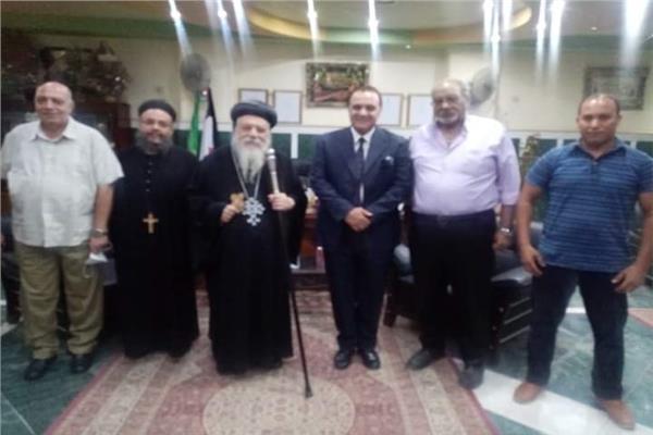 الأنبا ديمتريوس يترأس وفدًا كنسيًا لتهنئه رئيس ملوي بالعام الهجري