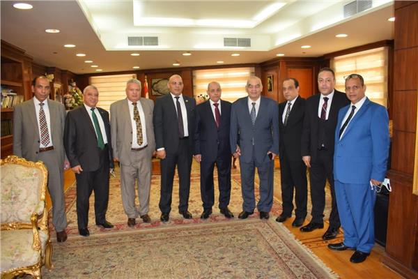 رئيس مجلس الدولة يهنأ رئيس النيابة الإدارية بالنصب الجديد