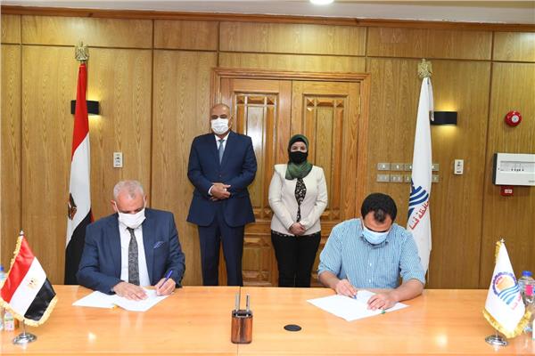 محافظ قنا يشهد توقيع بروتوكول