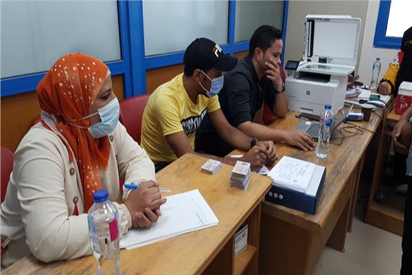 استمرار تواجد الفريق الطبي لتطعيم العاملين بالديوان العام بالمنيا