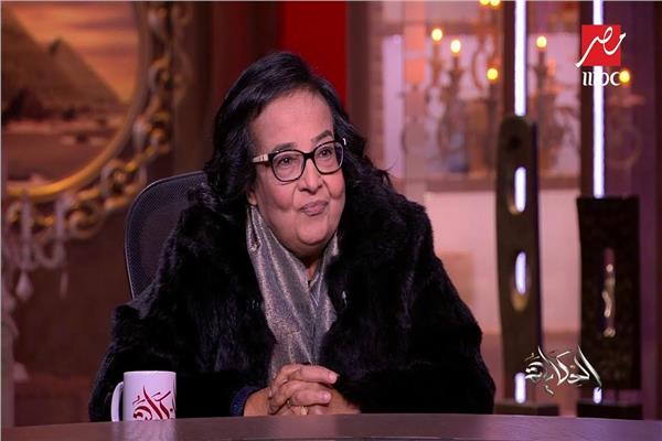 الدكتور لميس جابر الروائية والكاتبة الصحفية