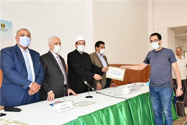 تكريم معلمي التربية الدينية المشاركين في الدورة التدريبية للاوقاف