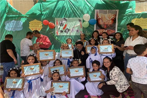 الأنبا بشارة يترأس احتفال المناولة الأولى بكنيسة الأم تريزا ومار جرجس بأبو قرقاص 