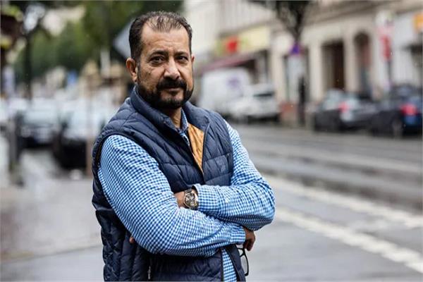 الوزير السابق سيد سادات