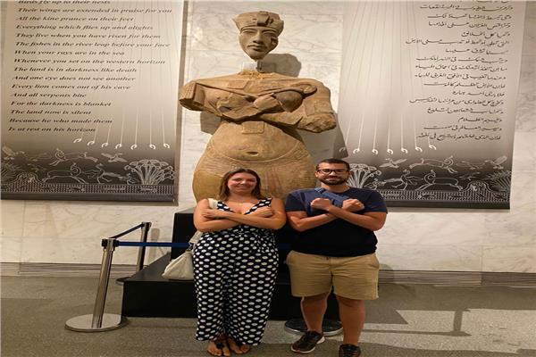 العروسين الاسبان في رحلة نيلية