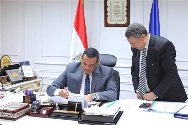 محافظ البحيرة 