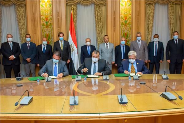 المهندس  محمد أحمد مرسى  اثناء مراسم توقيع بروتوكول التعاون