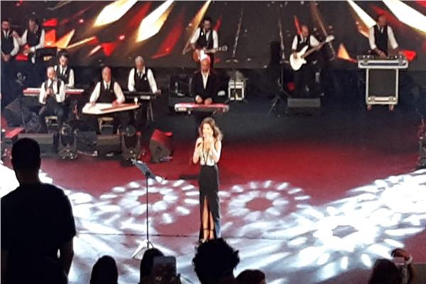  نانسى عجرم فى اخر حفلات  المسرح الرومانى