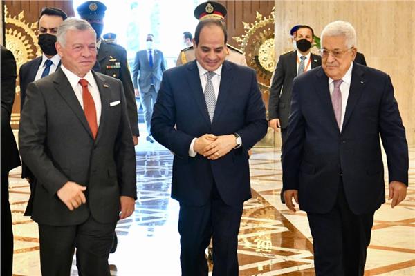  القمة الثلاثية