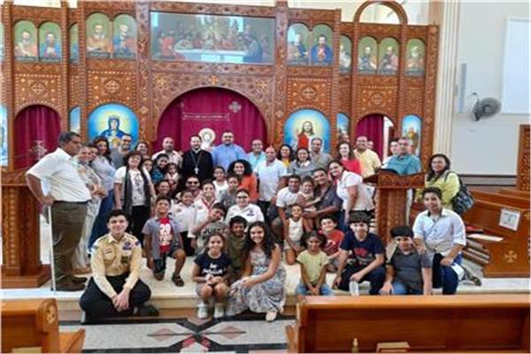   الأنبا باخوم يزور كنيسة مار مرقس بالعبور  