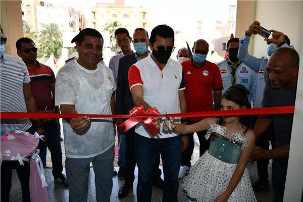 القنصل الروسى يقترح  توقيع بروتوكولات للتعاون بين الجامعات الروسية وكلية الألسن بالغردقة 