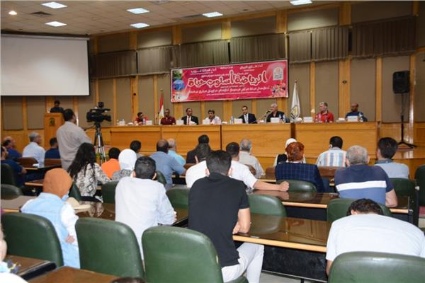 جامعة أسيوط تستضيف كوكبة من نجوم النادي الأهلي السابقين 
