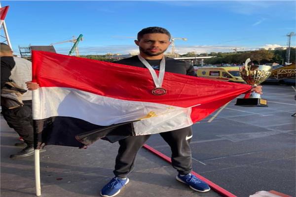 فوز جمال احمد بفضية العالم في strength