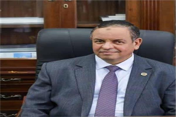 الشحات غتورى رئيس مصلحة الجمارك