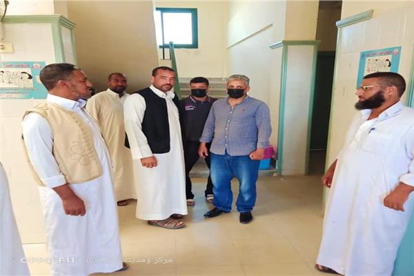 استمرار أعمال القافلة الطبيه بقرية ابو شروف بسيوة