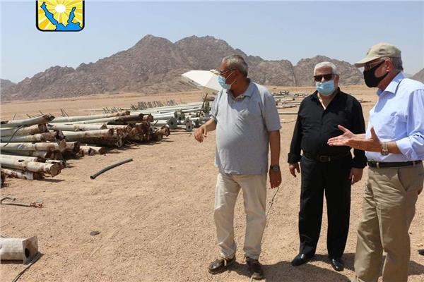محافظ جنوب سيناء يتفقد طريق عربات البث المباشر 