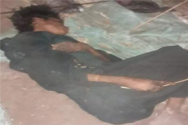 عامل يكبل شقيقته بسلاسل حديدية منذ 20 سنة بقنا