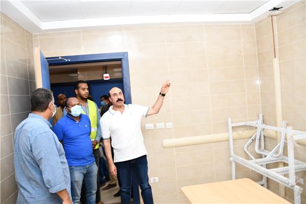 محافظ أسوان يتابع معدلات تنفيذ مشروعات حياة كريمة بقرى ومدينة السباعية