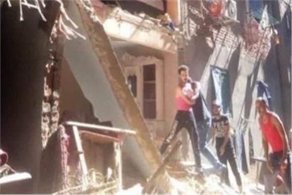 إصابة شخص في انهيار عقار بالزاوية الحمراء 