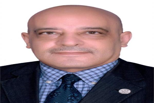  الدكتور أيمن عثمان قائم بأعمال رئيس جامعة أسوان
