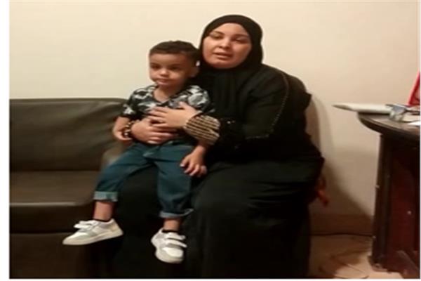 السيدة وطفلها