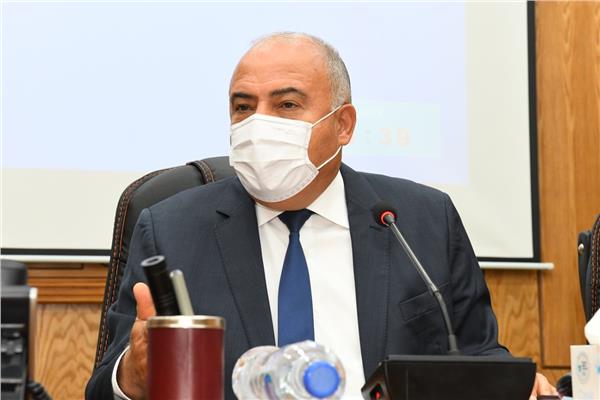 اللواء أشرف الداودى محافظ قنا