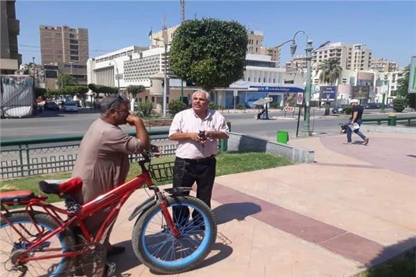  إحالة ٢٢ موظف بمواقع العمل المختلفة للتحقيق لتقصيرهم بالعمل والغياب بدون عذر