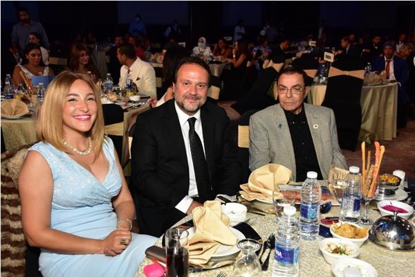 تكريم نجوم الفن في مهرجان فنى كبير
